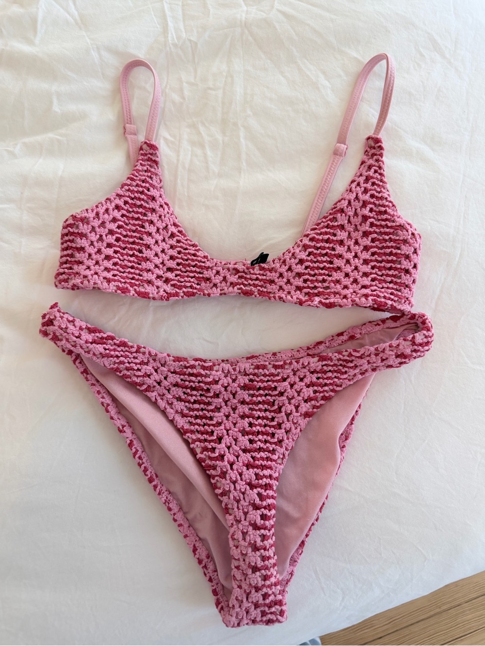TRIANGL Alina Pink Crochet Scoop Set - Picture 2 of 3